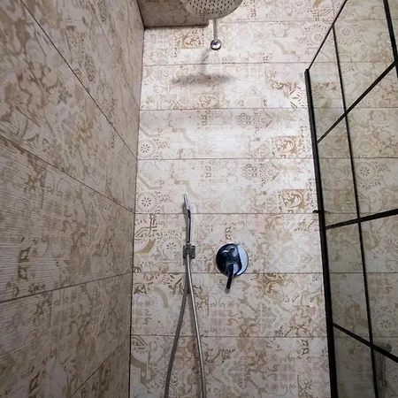 Tuttomondo * Golem (Tirana)