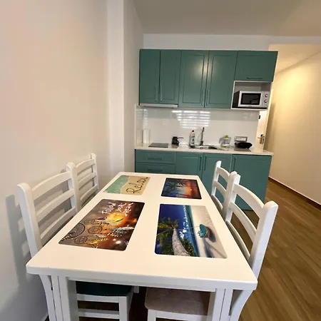 Tuttomondo * Golem (Tirana)