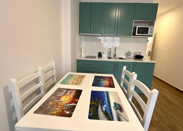 Tuttomondo * Golem (Tirana)