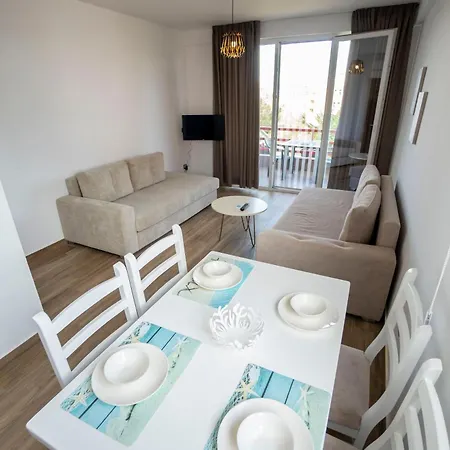 Tuttomondo * Golem (Tirana)